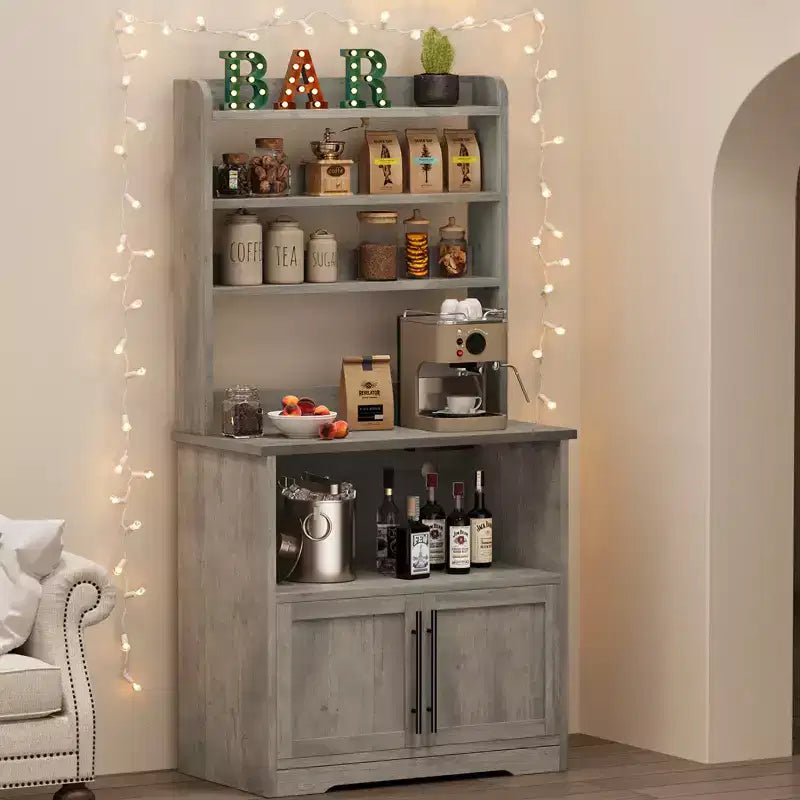 Scaffale da cucina per forni con mobile contenitore e prese di corrente