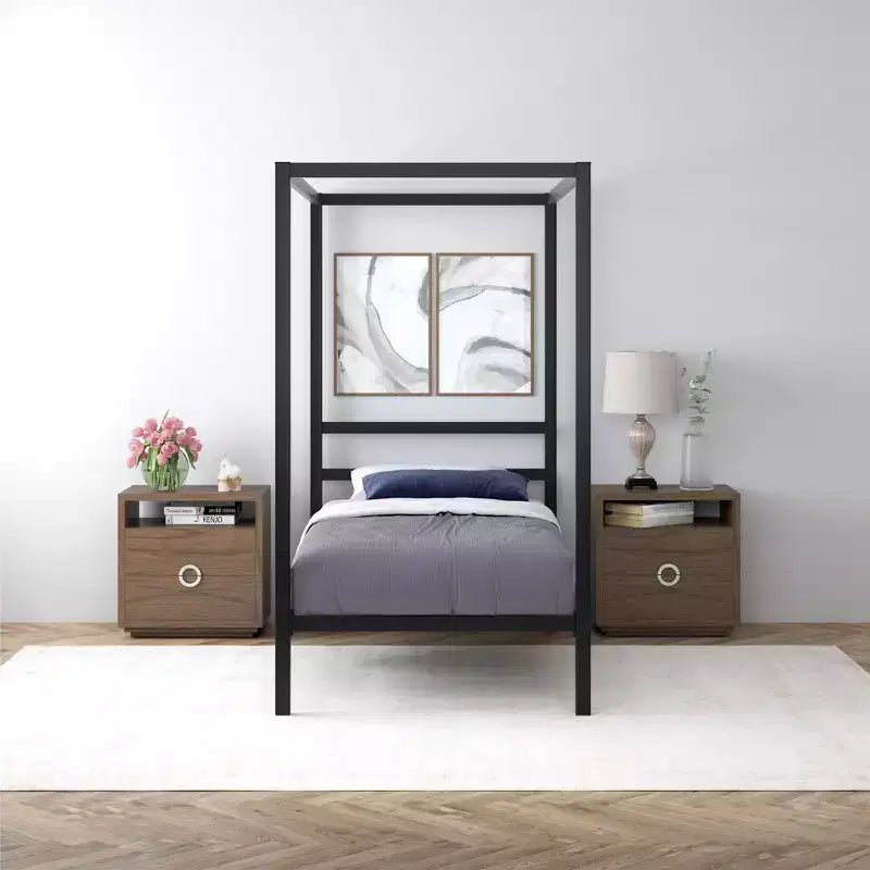 Letto a baldacchino in metallo moderno