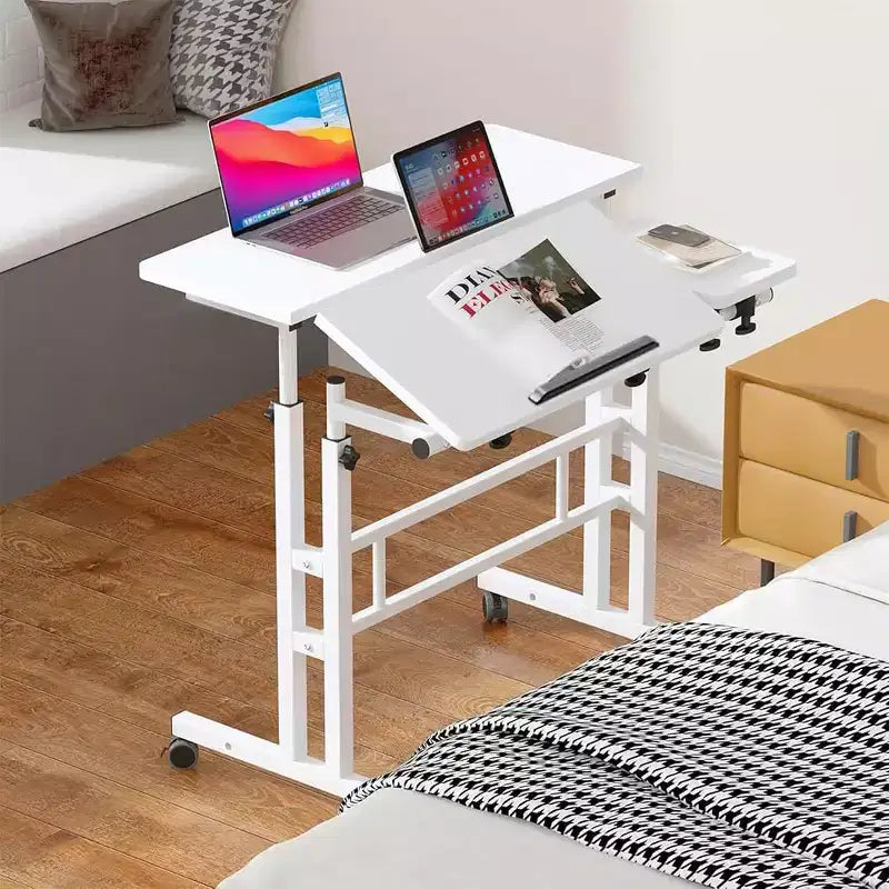 Scrivania regolabile in altezza con ruote – Tavolo mobile per laptop con funzione sit-stand e piano inclinabile, struttura in legno e metallo