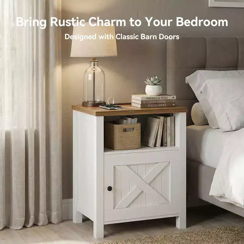 Comodino Rustico con USB e Presa di Corrente Incorporate – Ripiano Aperto e Mobiletto, 63 cm H x 45 cm L x 40 cm P