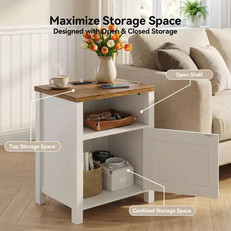 Comodino Rustico con USB e Presa di Corrente Incorporate – Ripiano Aperto e Mobiletto, 63 cm H x 45 cm L x 40 cm P