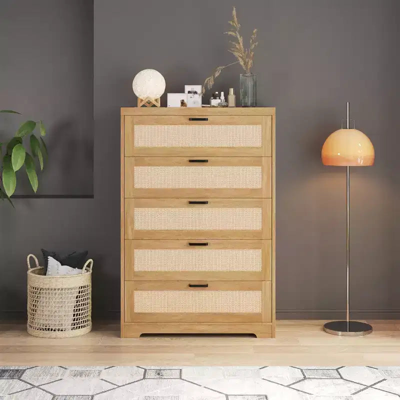 Cassettiera Alta in Rattan con 5 Cassetti – Altezza 80 cm, Piano Ampio, Cassettone in Legno per Camera da Letto e Ingresso